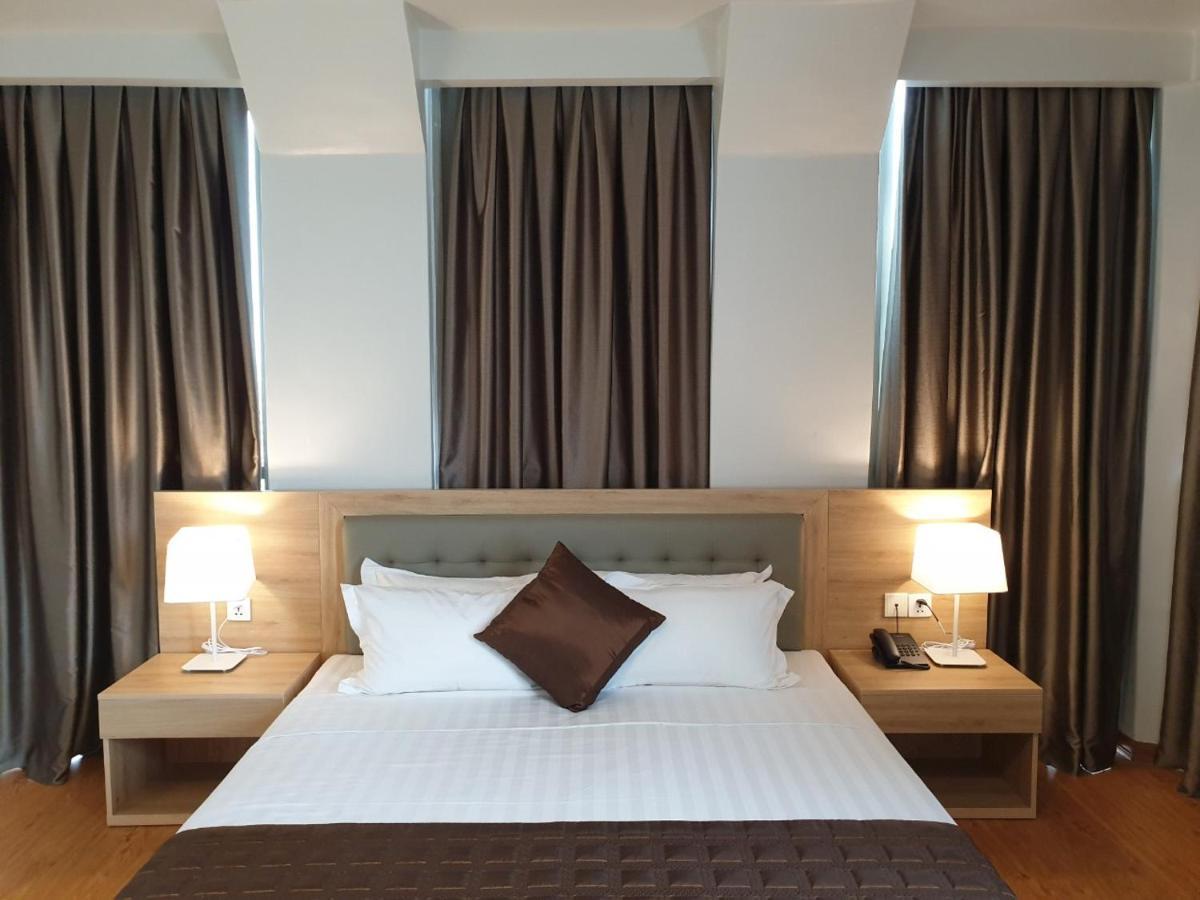 Imperial Boat Hotel Hai Phong Exterior photo